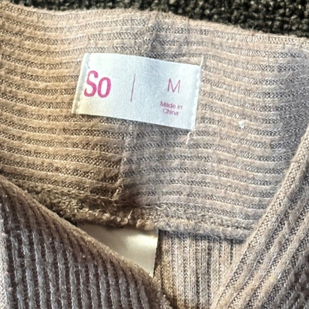 SO‎ Girls Ribbed Knit Jogger Pants Tan Oatmeal Loungewear Drawstring Pockets M - Picture 3 of 3
